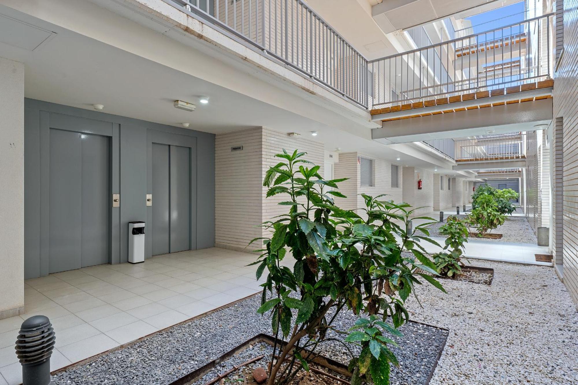 Hauzify I Apartament Mestral カンブリルス エクステリア 写真